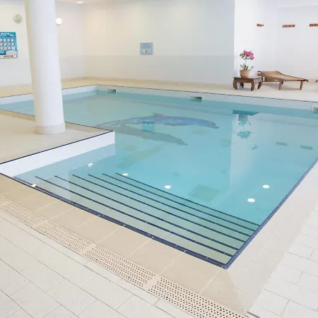 Pmr 2 Pers Avec Balcon Sud-est Et Acces Piscine, A 300m Des Pistes - Fr-1-504-341 Puy-Saint-Vincent